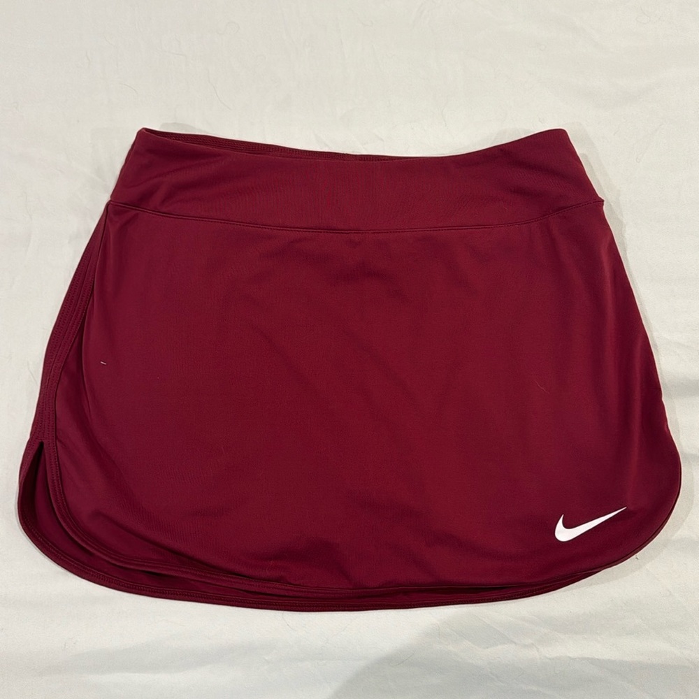 Nike tennis golf skirt with built in shorts (skort) in crimson (burgundy)